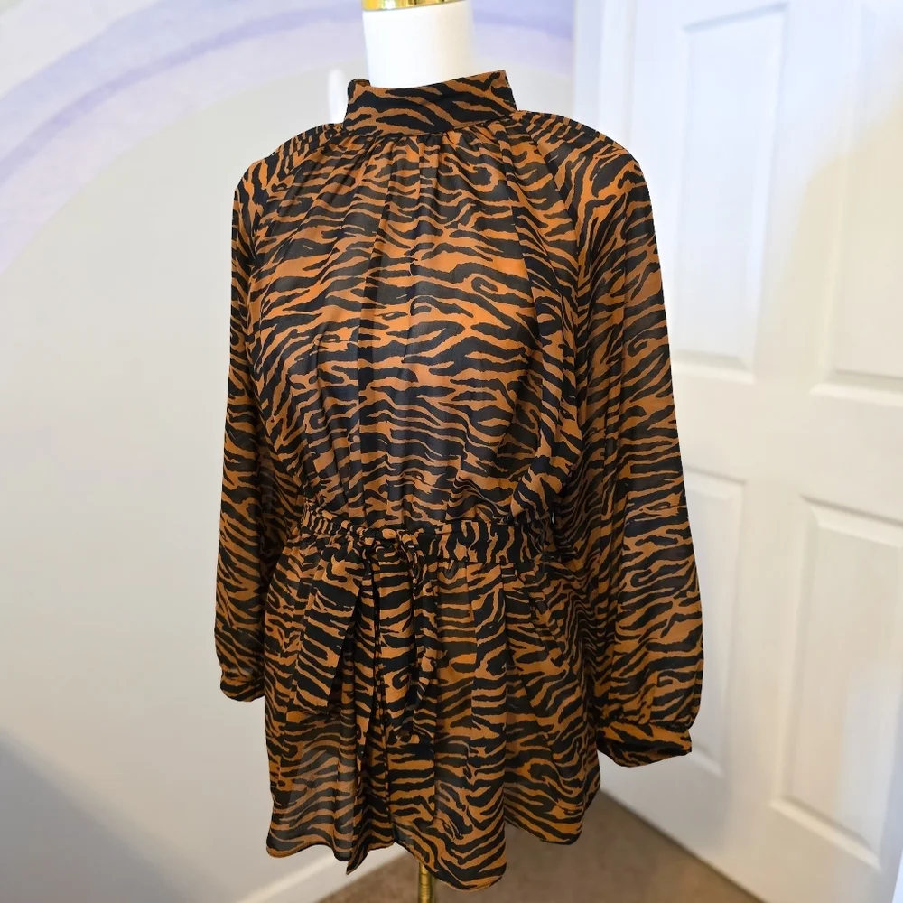 AOSO | US 14 | Tiger Print Open Back Blouse With Tie Closure - Picture 1 of 15